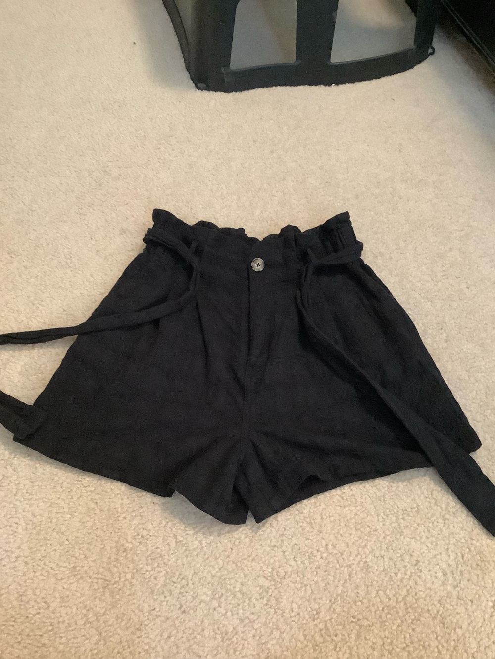 Good Luck Gem Black High Rise PaperBag Tie Waist Style Woven Shorts Small 4/6